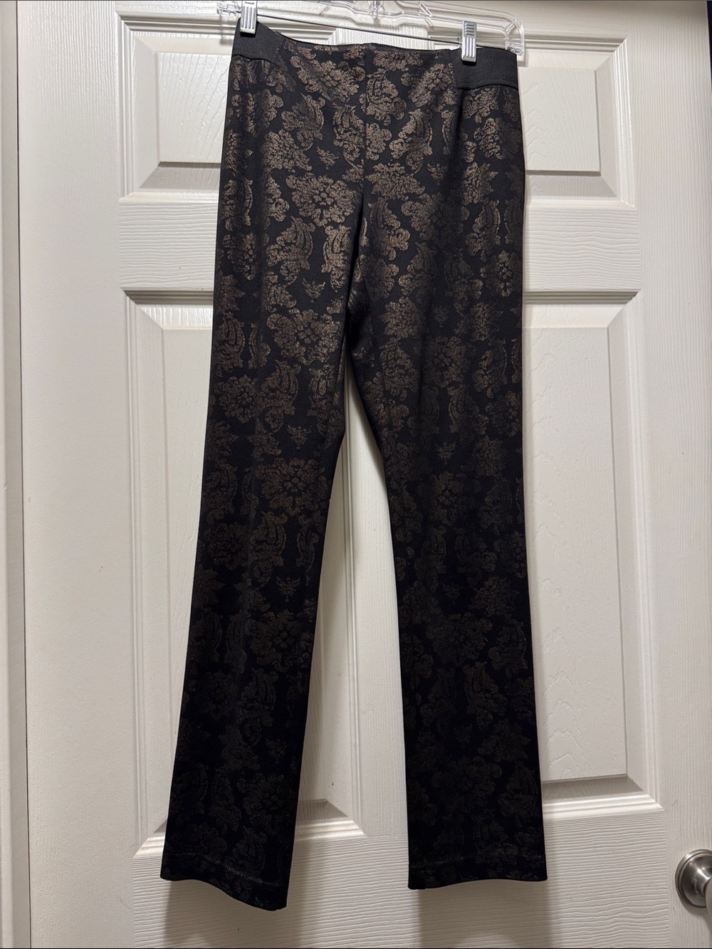 Women’s black patterned leggings